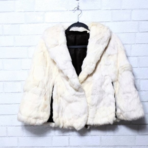 Vintage Jackets & Blazers - [VINTAGE] Ivory Rabbit Fur Shawl Collar Cape M